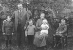 Hendrik van der Leest en Trientje Holtman met 4 kinderen