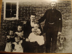 Aaltje Wiersema en Willem Jongsma en kinderen